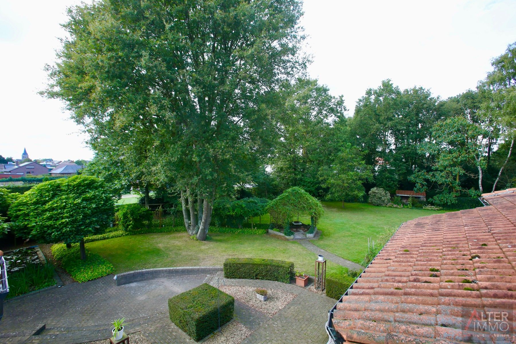 Unieke villa van meer dan 400 m² op een prachtig perceel van ca. 45 are! foto 27
