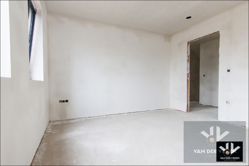 Volledig afgewerkte ruime, moderne nieuwbouwwoning met 3 ruime slaapkamers en een leefzolder (66 m²!) op een zeer goed bereikbare locatie te Tuilt (Kuringen) foto 18