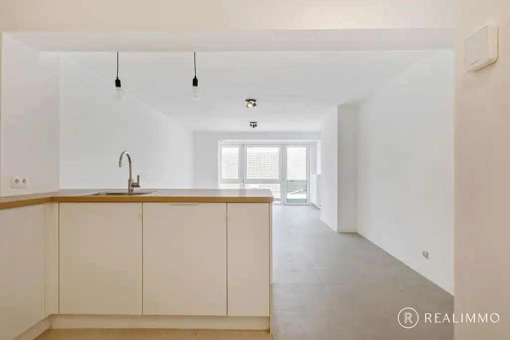 Gerenoveerd 2-slaapkamerappartement met verhuurpotentieel in L’Escale foto 2