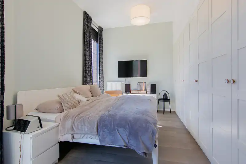Luxueus ingericht appartement met 2 slaapkamers in de gezelligste straat van Genk foto 16