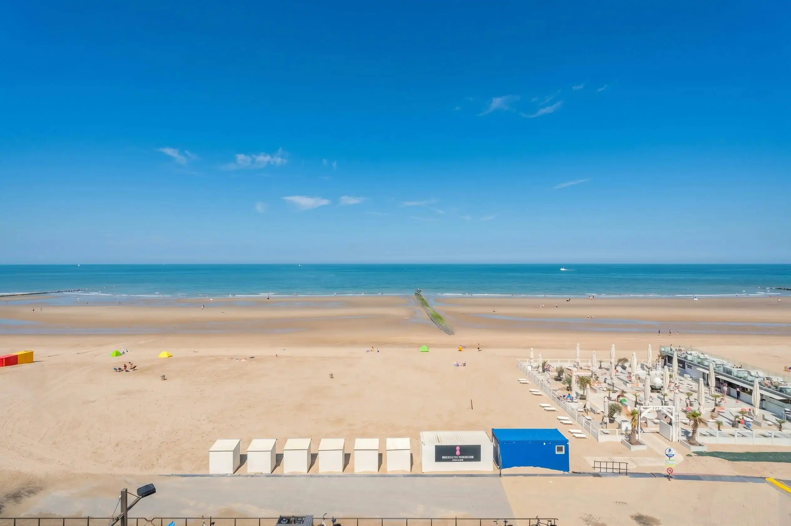 Ruime studio met prachtig frontaal zeezicht te Middelkerke foto 12