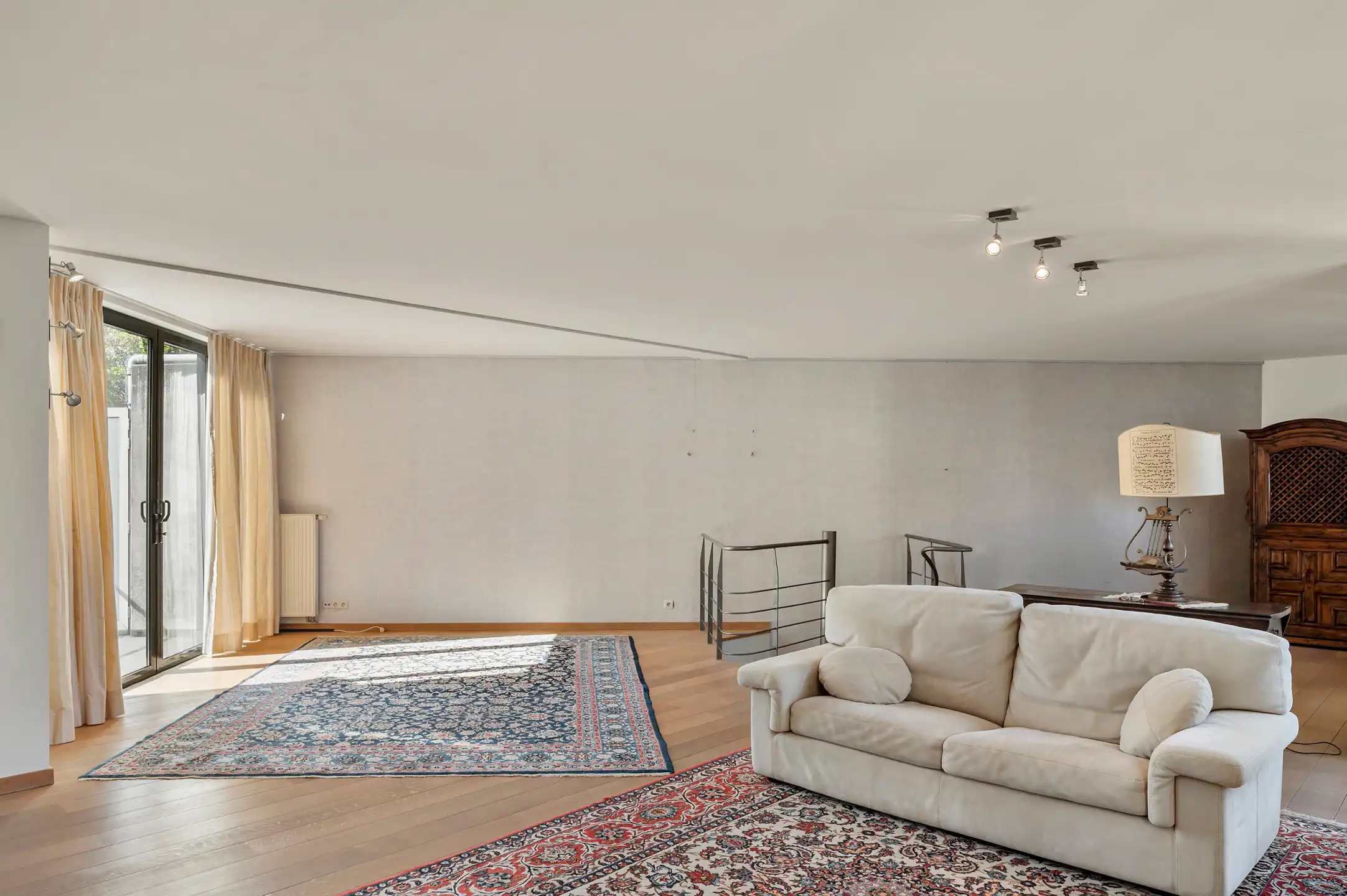 Lichtrijk duplex appartement met uitzonderlijk brede gevel foto 6