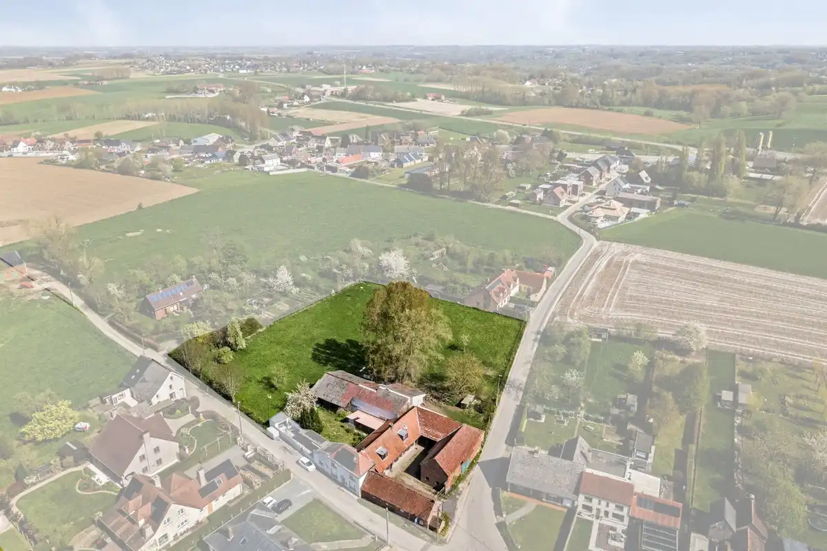 Hoeve nabij natuurgebied ’t Burreken (Brakel)! foto {{pictureIndex}}
