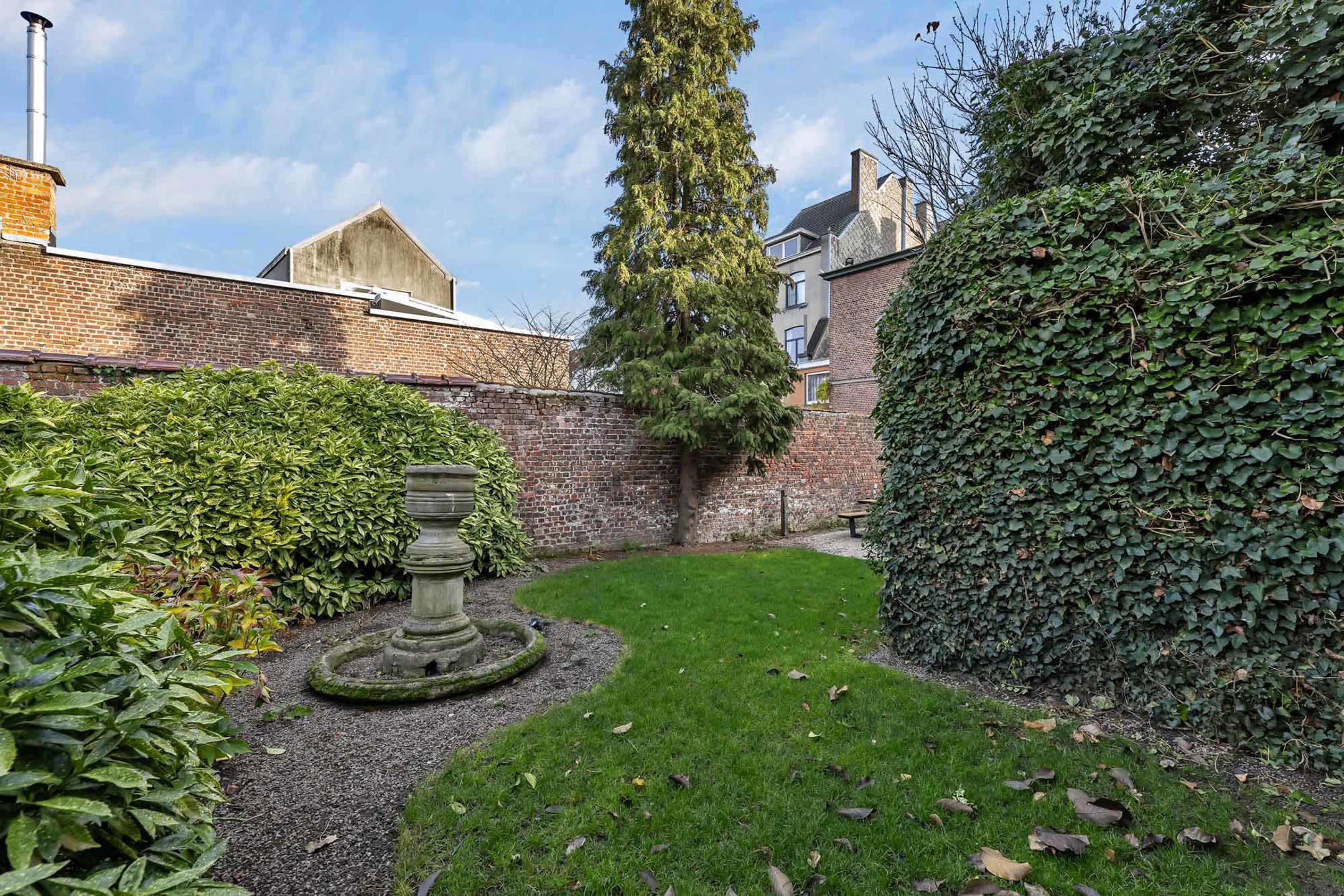 Authentiek gerenoveerd herenhuis in het hart van Aalst foto 26