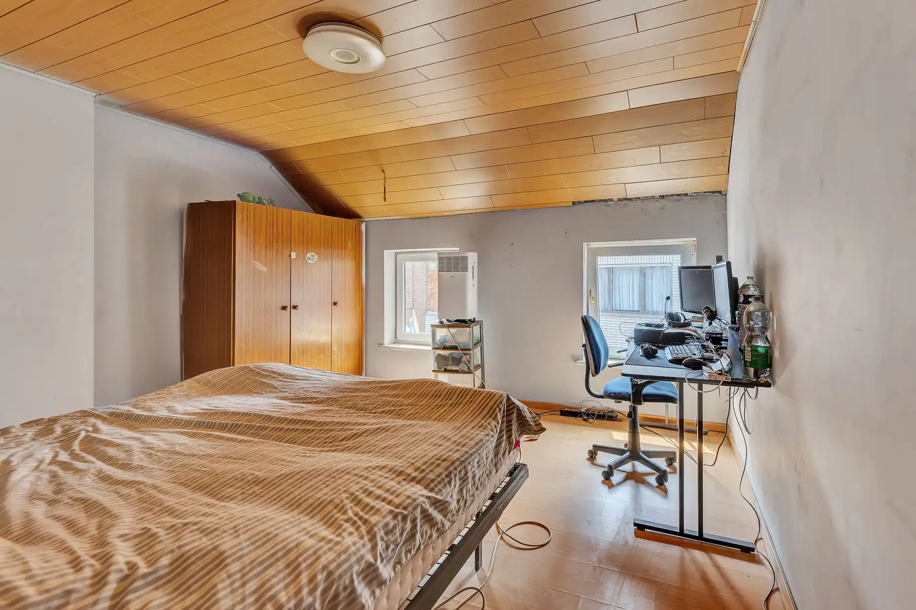 Te renoveren woning met 3 slaapkamers en garage foto 17