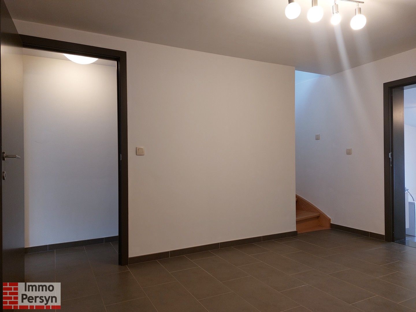 Gezellige rijwoning met kleine stadstuin foto 21