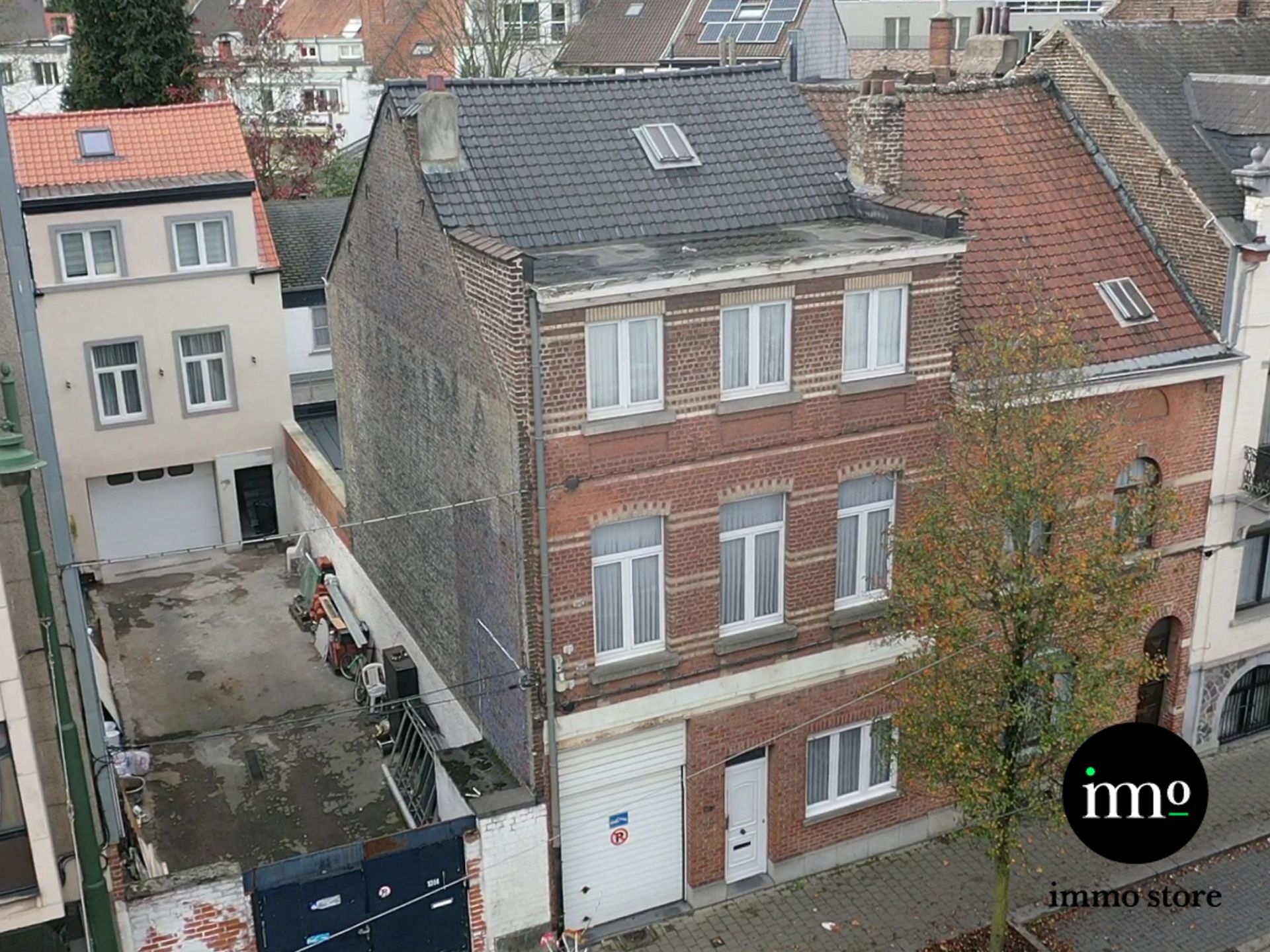 Uitzonderlijk ruime Kangoeroewoning met atelier en garage foto {{pictureIndex}}