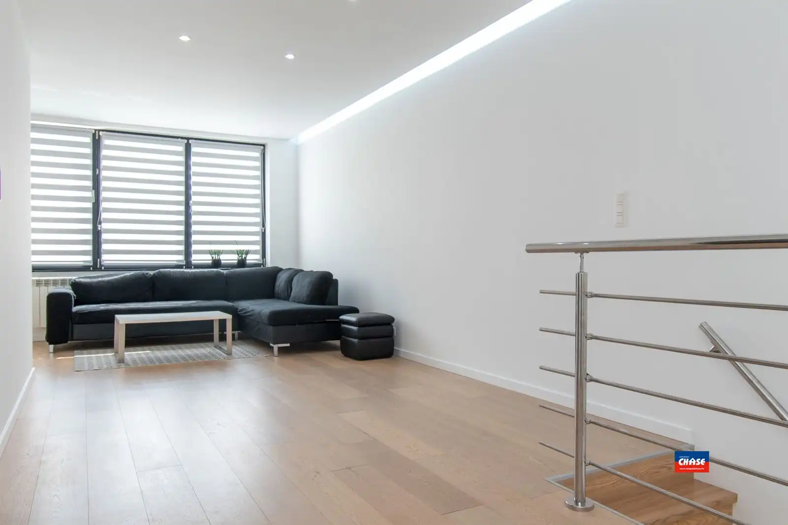 Gerenoveerde woning met terras, drie slaapkamers en garage foto 23