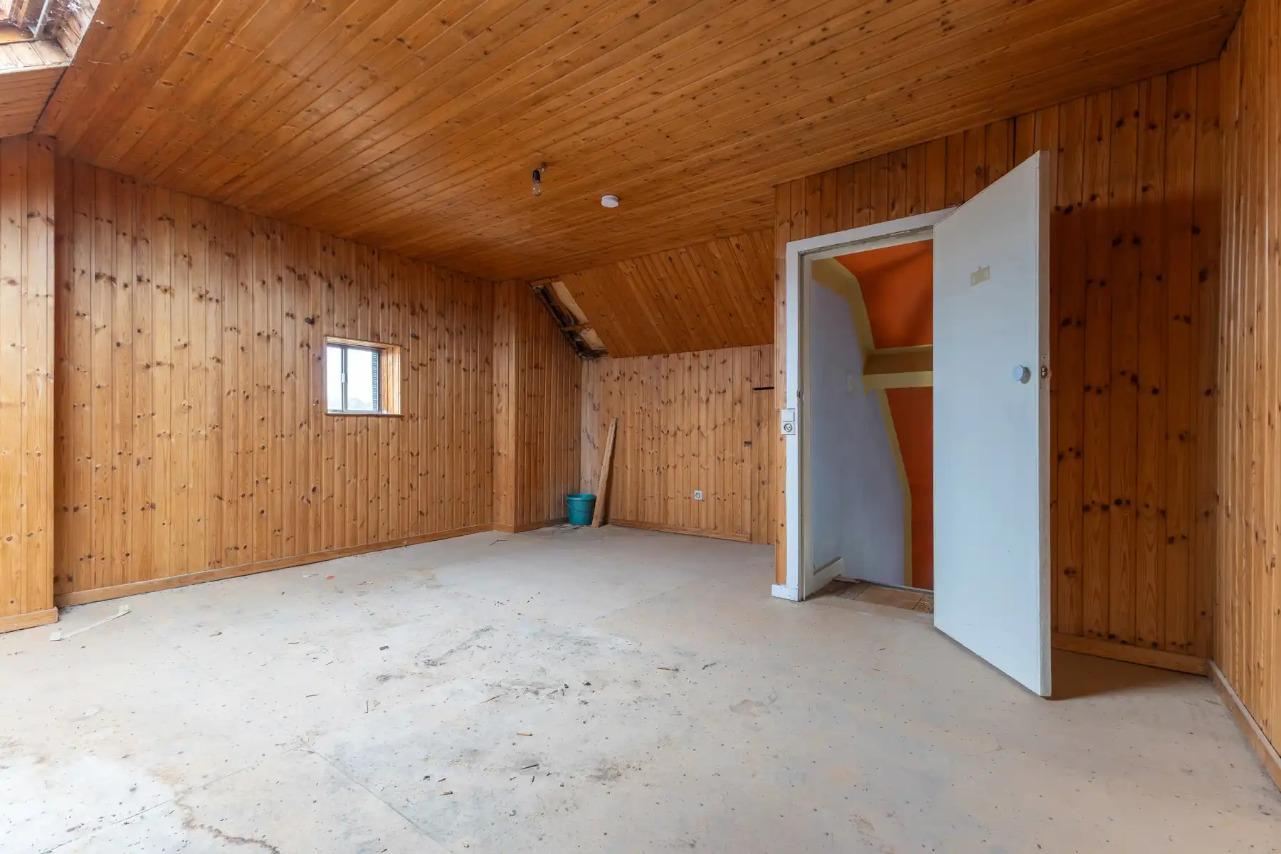 Te renoveren woning met 3 slaapkamers en garage foto 13