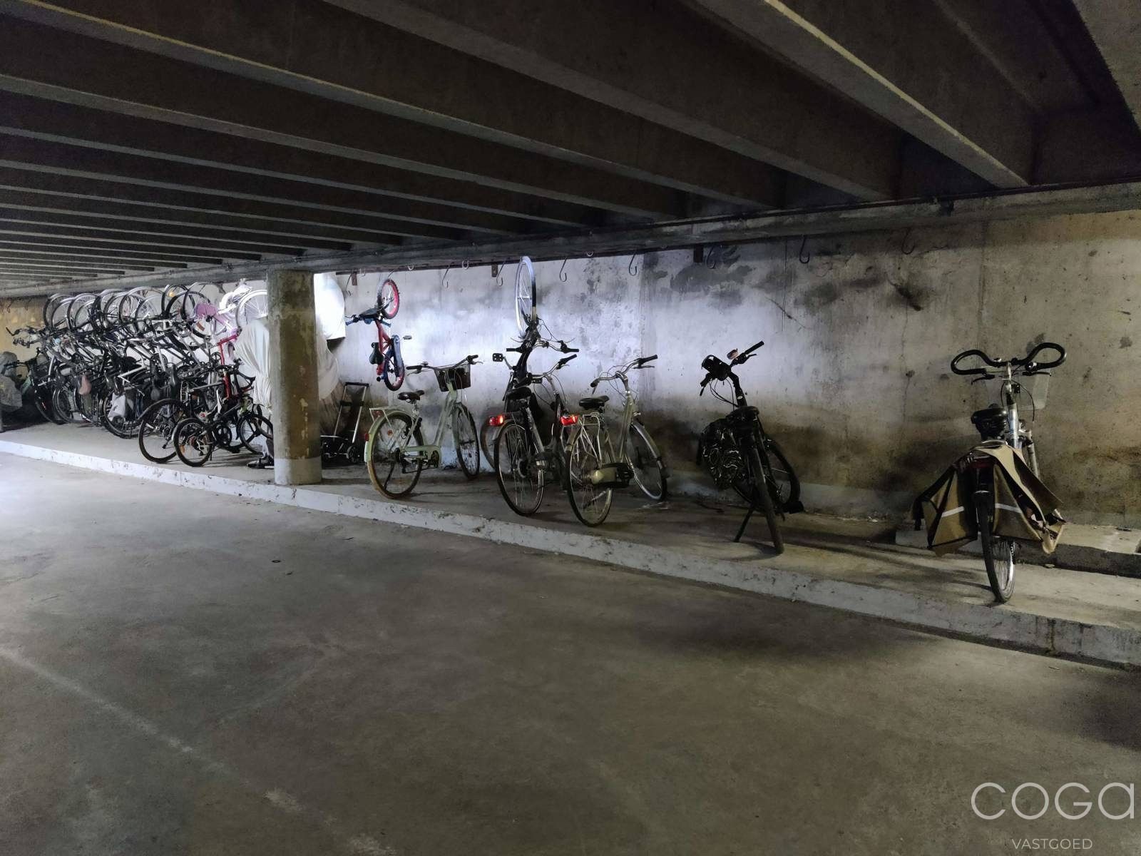 Appartement 2 slpks met zicht op de stad foto 17