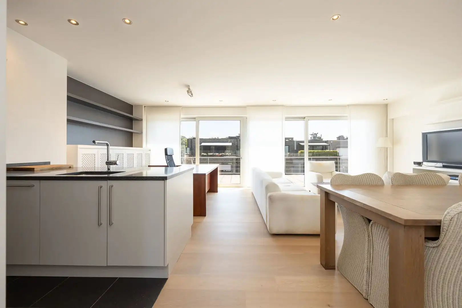 Penthouse met huge terassen in hartje Brasschaat foto 9