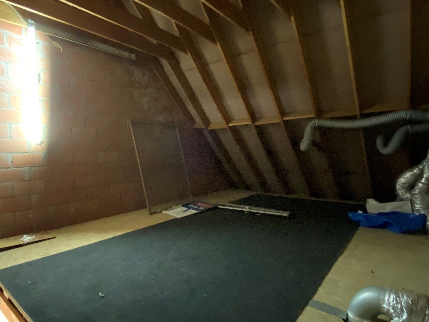 Ruime eigendom met garage en 2 slaapkamers foto 15