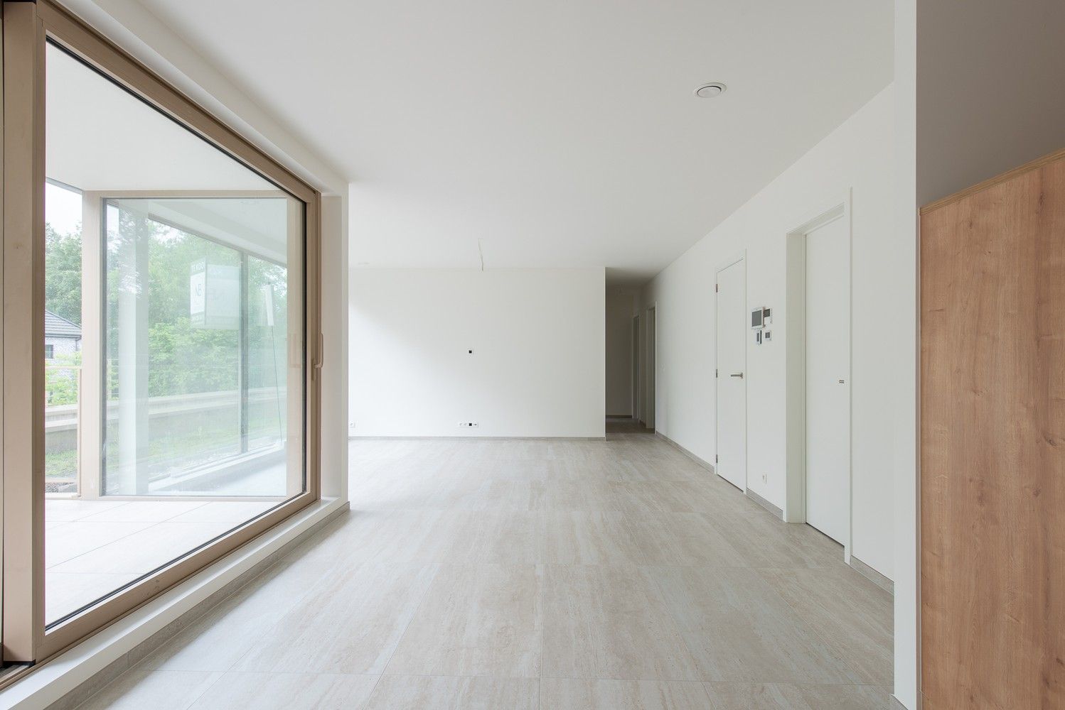 Appartement inclusief 2 autostaanplaatsen! foto {{pictureIndex}}