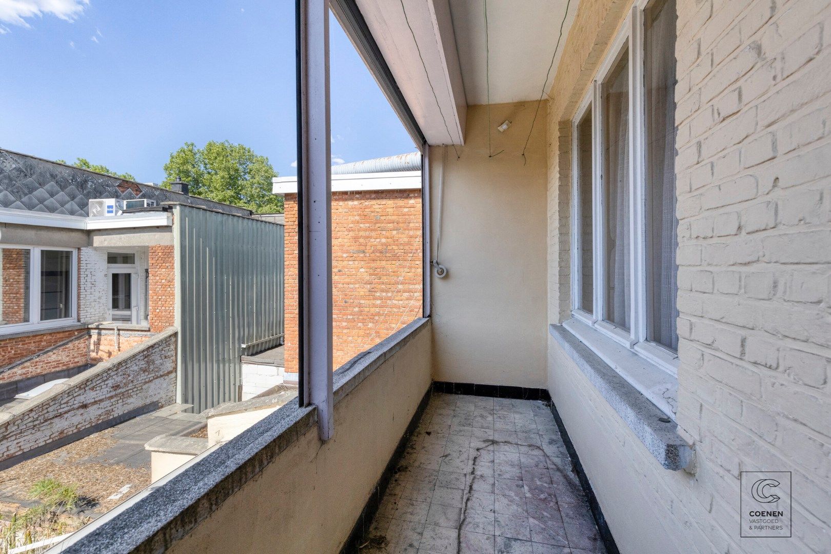 Charmante te renoveren woning van 119m² met 2 slaapkamers te Deurne! foto 14