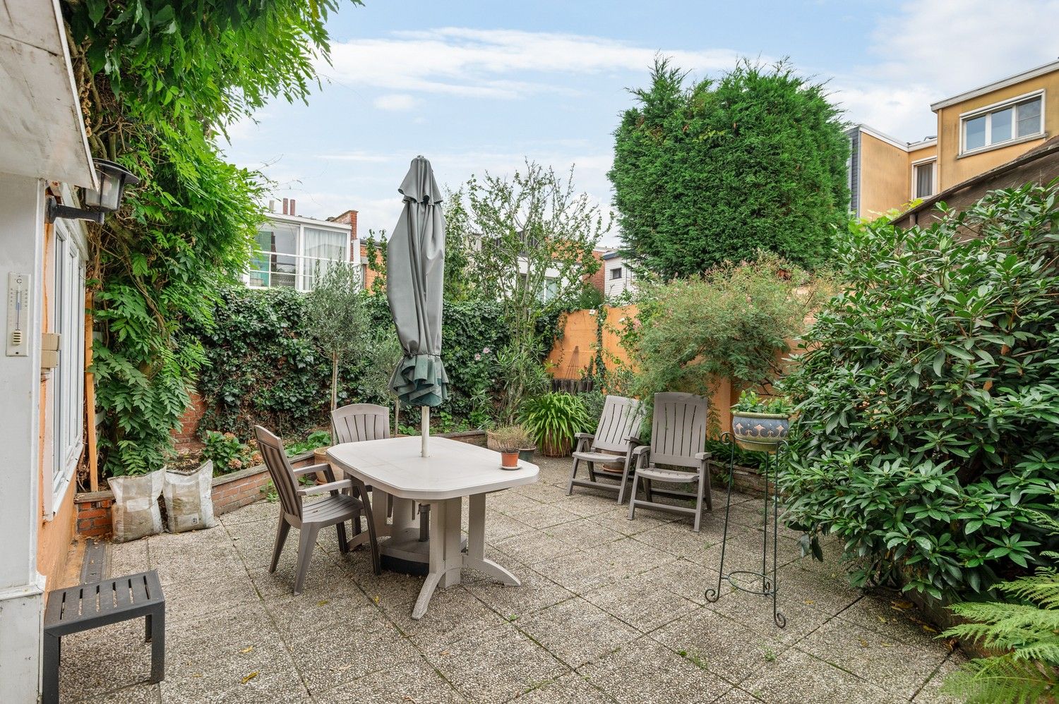 Magazijn met woonst en een 1 slaapkamer appartement te Deurne! foto 10