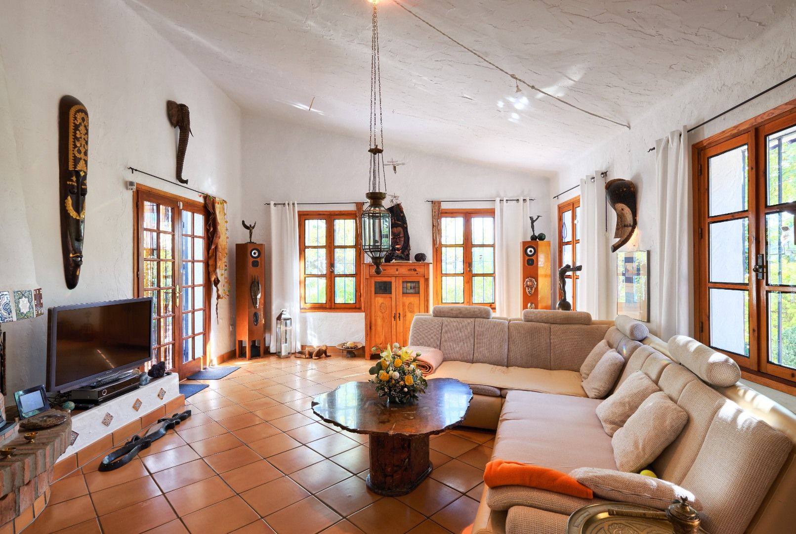 Finca dicht bij de Sierra Bermeja berg.  foto 6