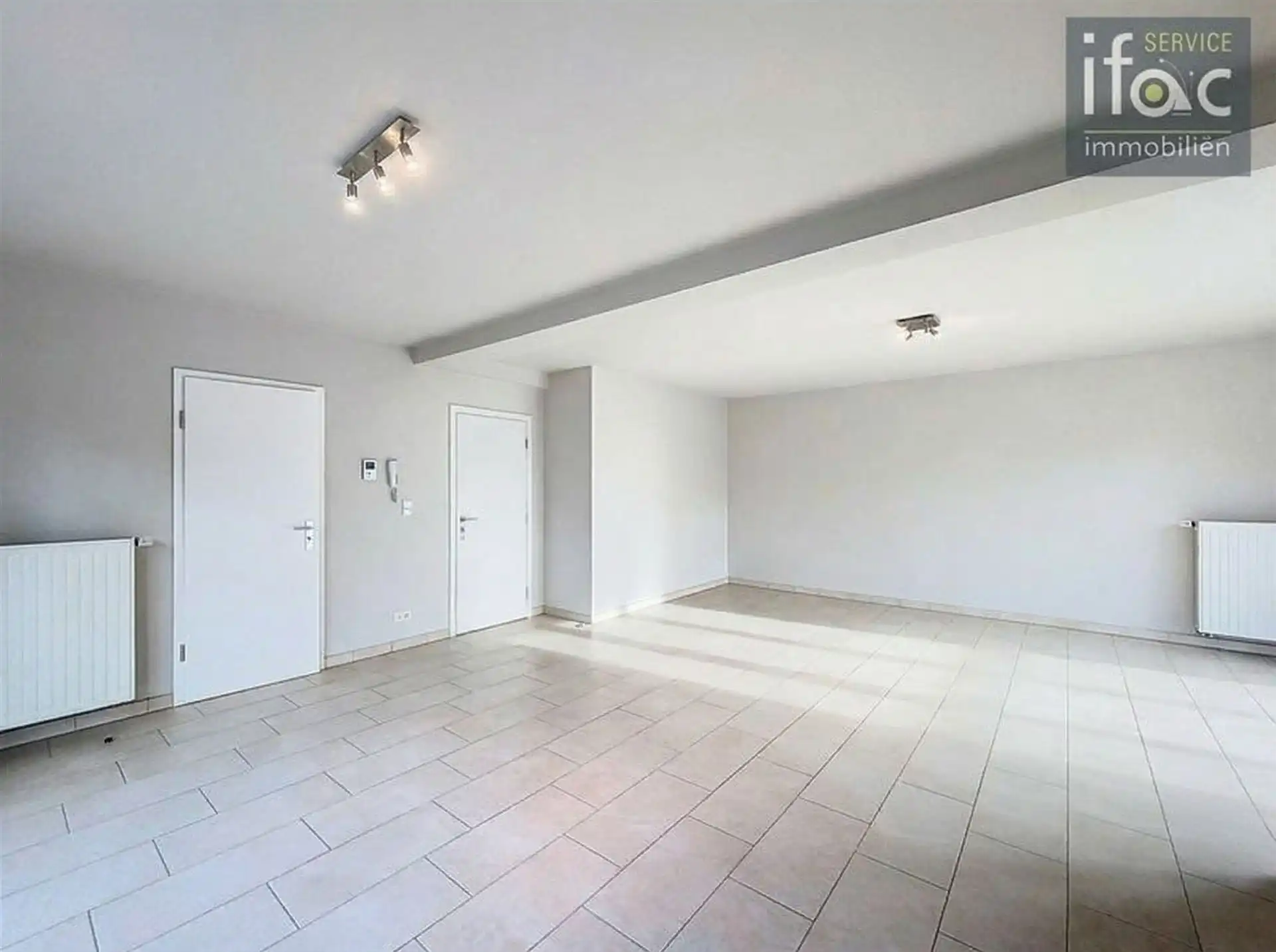 Appartement met 2 slaapkamers en ruime garage foto 3