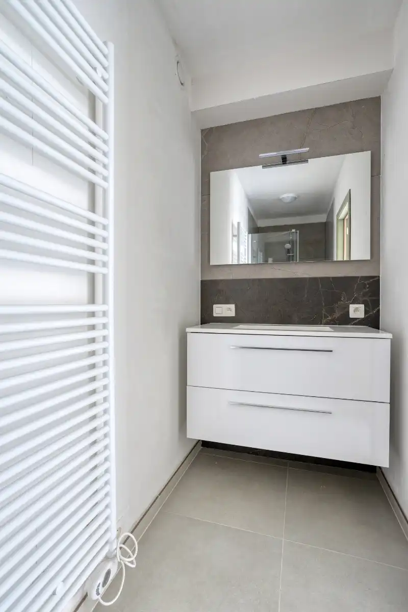 Stijlvol nieuwbouwappartement met 1 slaapkamer nabij het station van Evergem foto 6