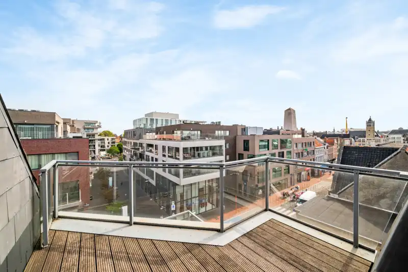 Exclusieve duplex met 210 m² woonbeleving in hartje Roeselare ROESELARE STADSKERN | RECENT LUXUEUS VERNIEUWD | 2 À 3 SLAAPKAMERS | 2 TERRASSEN | 210 m² foto 9
