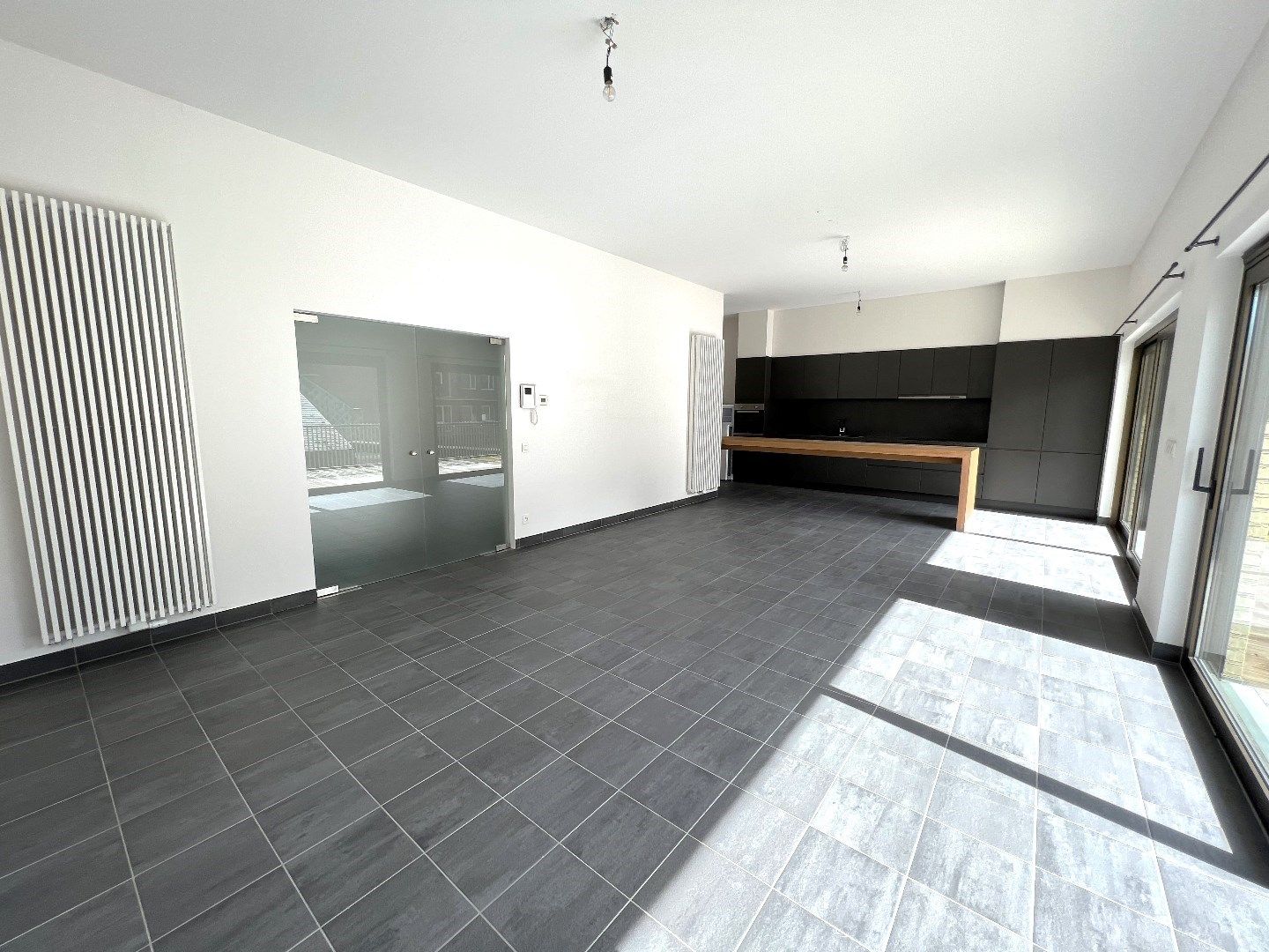 RUIM EN LICHTRIJK APPARTEMENT OP TOPLOCATIE IN CENTRUM IEPER foto 5