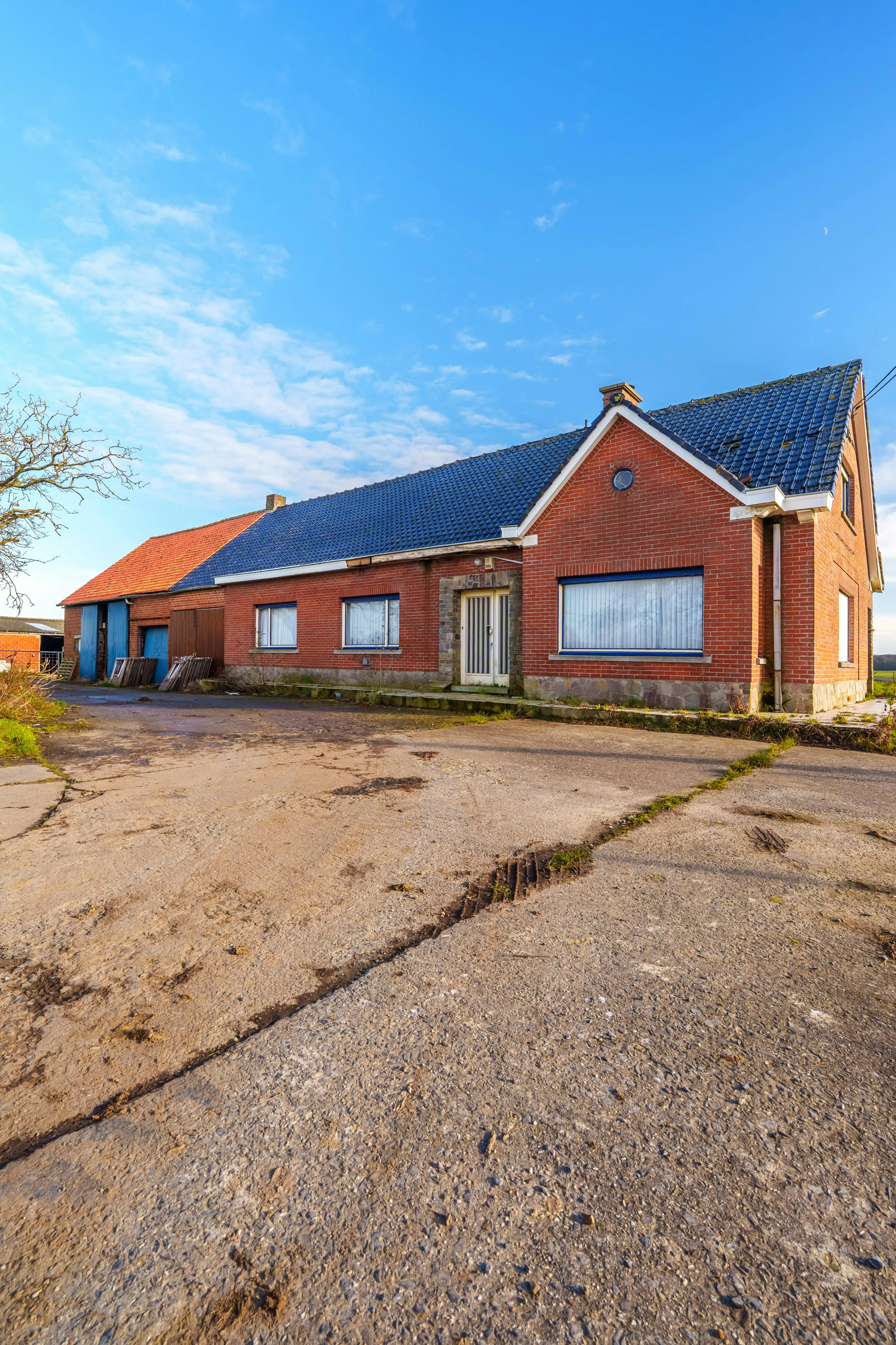 Authentiek te renoveren hoeve met uniek potentieel op bijna 3 hectare in Voormezele  foto 22