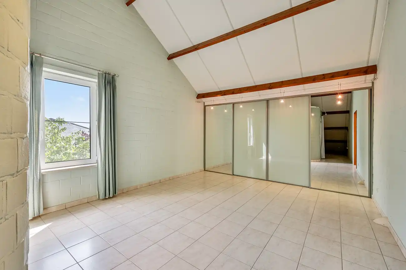 Ruime en degelijke open woning met inpandige garage en gezellige zuidwest georiënteerde tuin op een rustige locatie nabij het centrum van Lochristi! foto 24