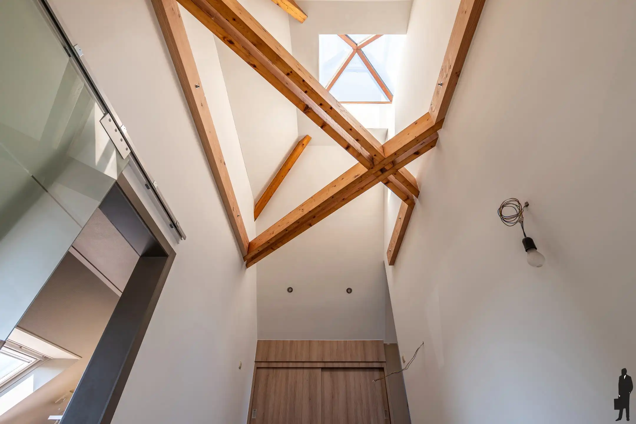 Unieke, ruime architectenvilla met riante kelder en werkbox foto 19