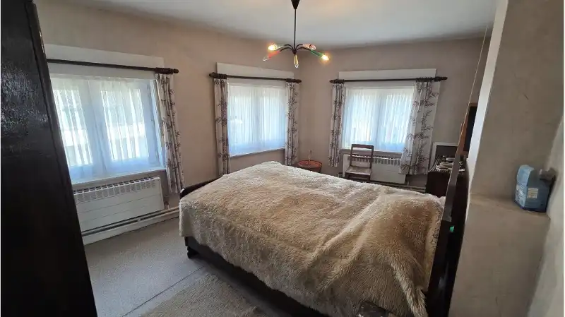 Op te frissen 4-slaapkamerwoning met GARAGE en BINNENTUIN te koop in Ruddervoorde Oostkamp foto 13
