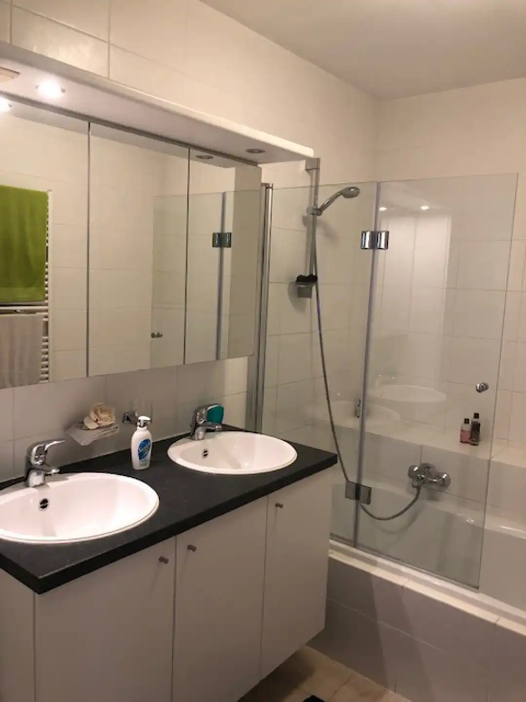 Instapklaar appartement met garagebox foto 5