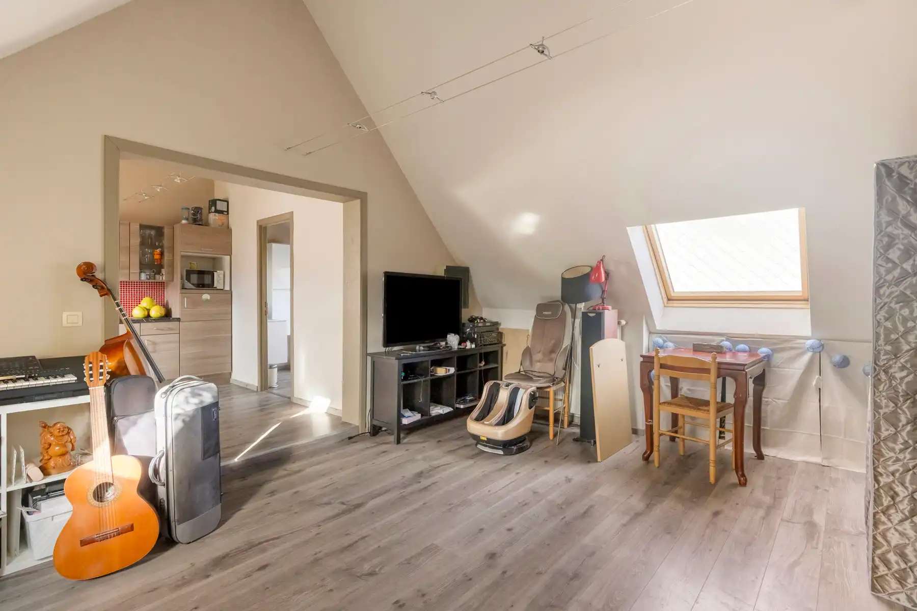 Handelsgelijkvloers met bovenliggende woonst! foto 25