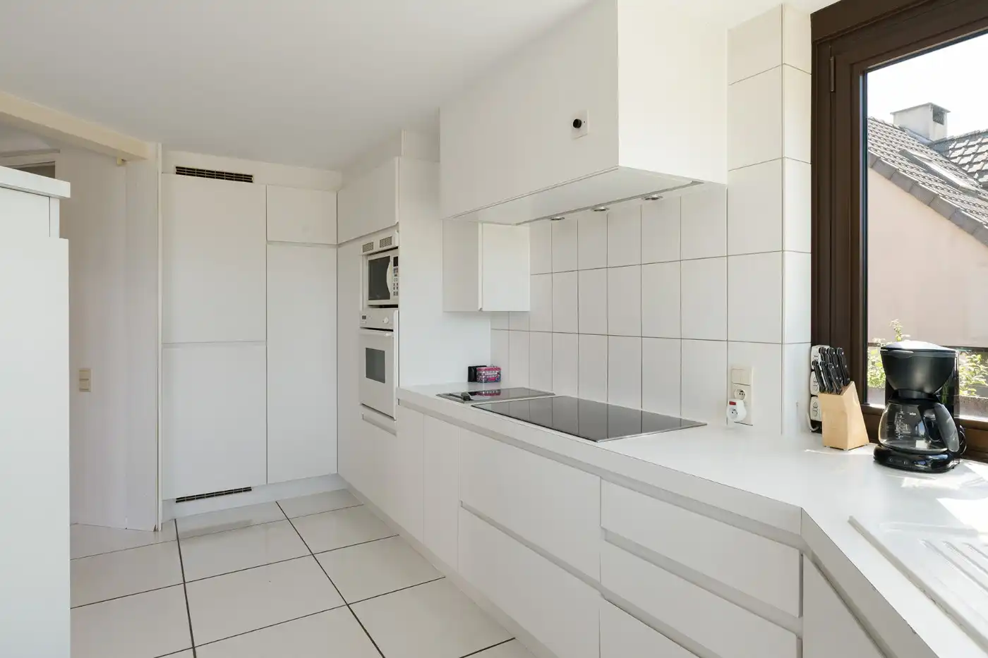 Top gelegen, ruime, vrijstaande woning met 3 slpk., garage en prachtige tuin foto 14