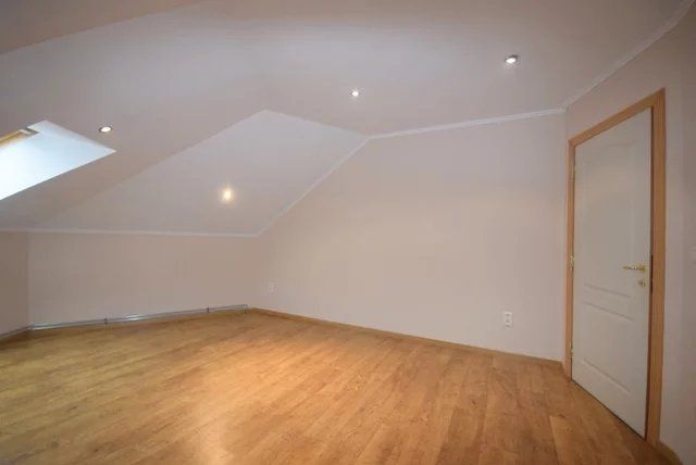 Appartement met twee slaapkamers en terras foto 23