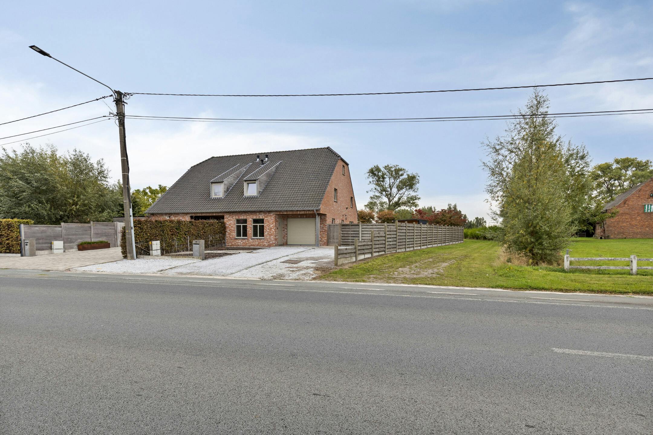 Prachtige gezinswoning met 4 slaapkamers en zonnige tuin in Adegem foto 2