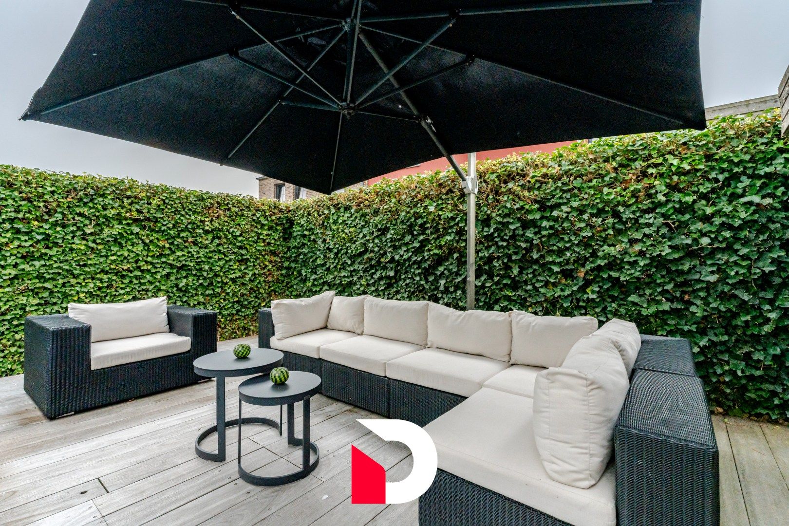 Vrijstaande woning met zwembad op een beheersbaar perceel met 4 slk.'ers  in kindvriendelijke woonwijk. foto 20