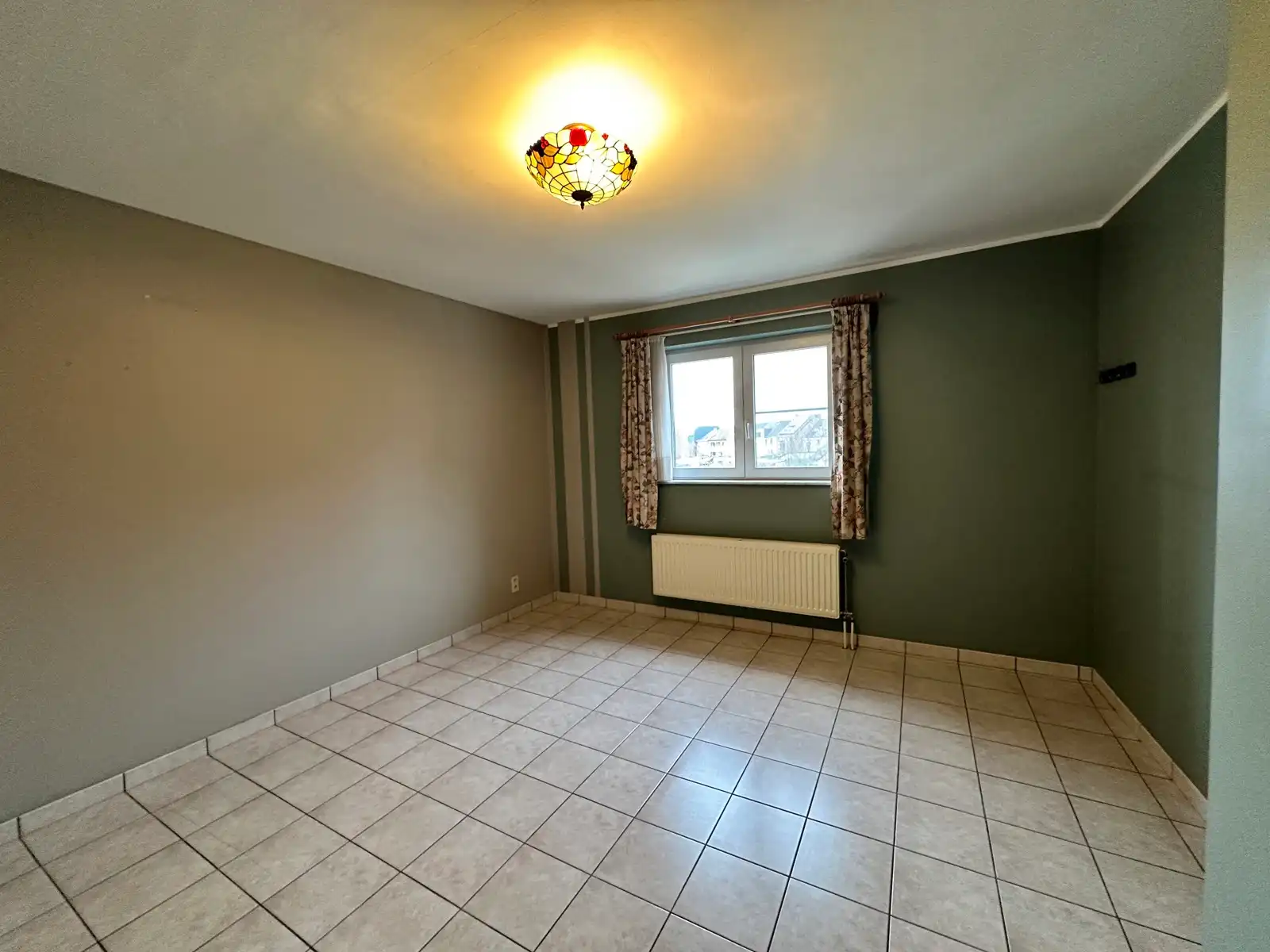 Ruim Appartement met Garage, 2 slaapkamers en terras foto 24