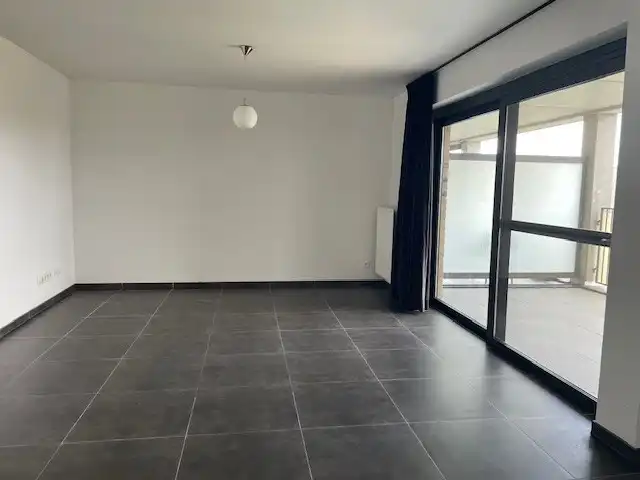 Appartement met 2 slaapkamers, ruim terras en parking foto 6