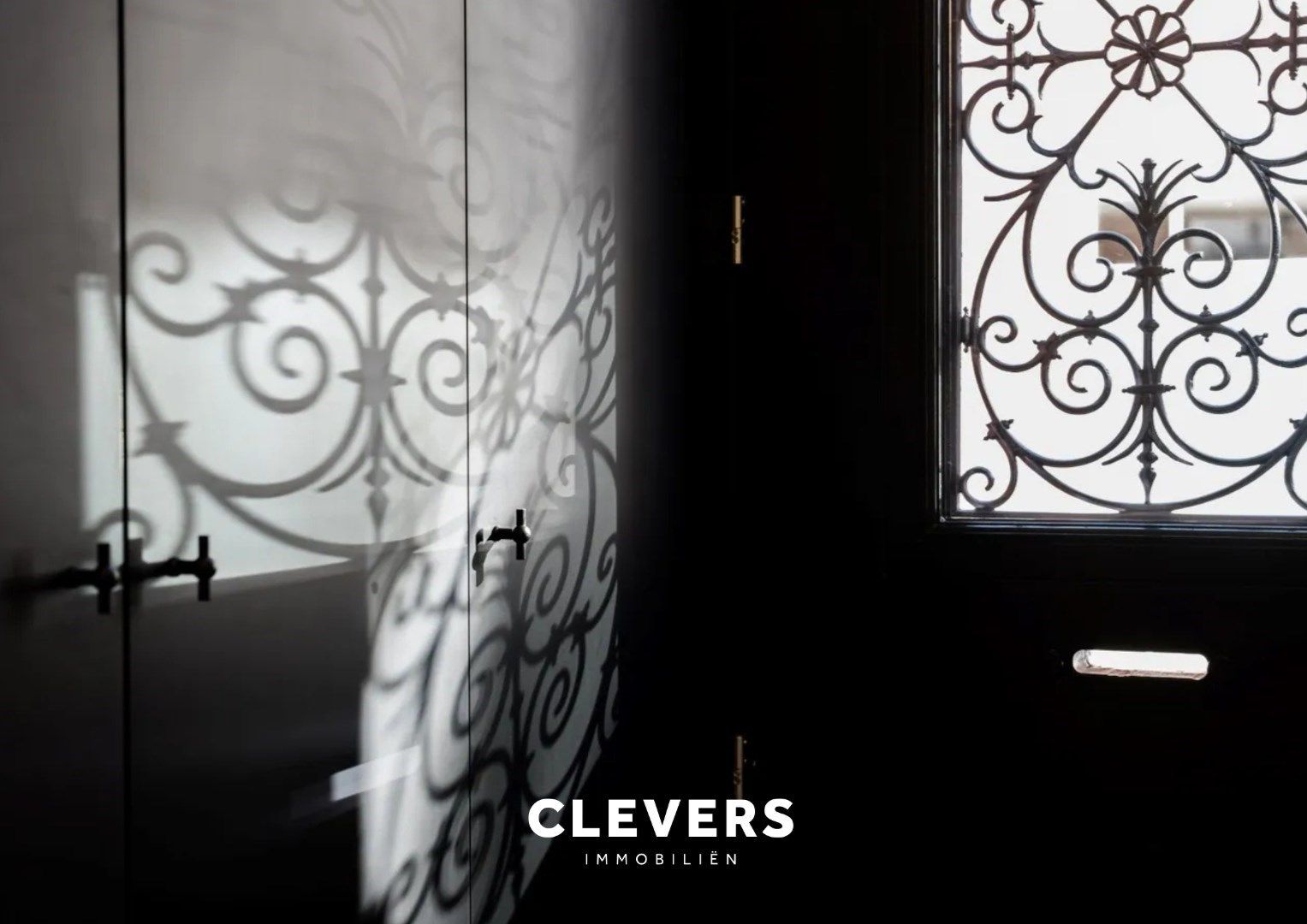 (her)nieuwbouwwoning LABEL A met 4 slaapkamers gelegen in het historische Brugge foto {{pictureIndex}}