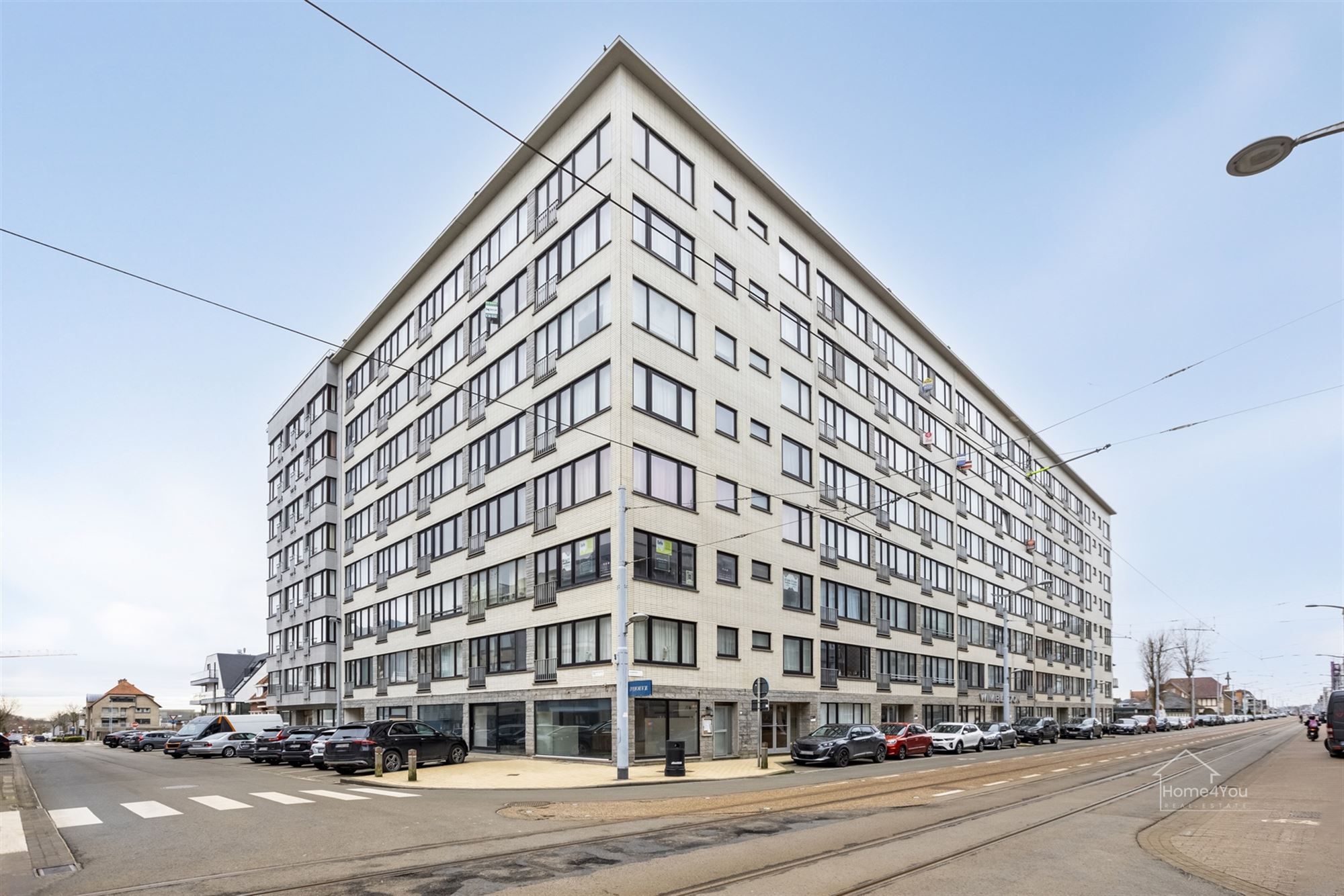 Mooie opgefriste bemeubelde studio met 1 slaapkamer op gelijkvloers op 50 meter van strand en dijk. foto 3