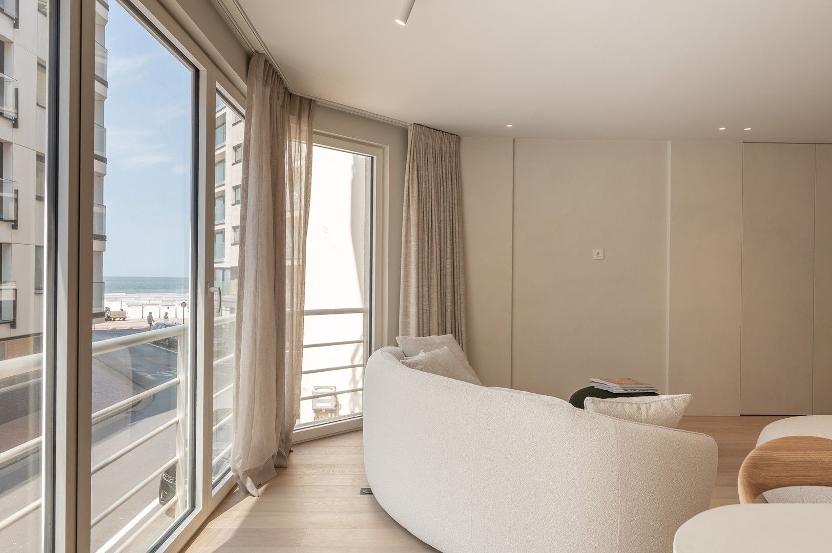 Prachtig gerenoveerd appartement met zijdelings zeezicht in hartje Knokke. foto 5