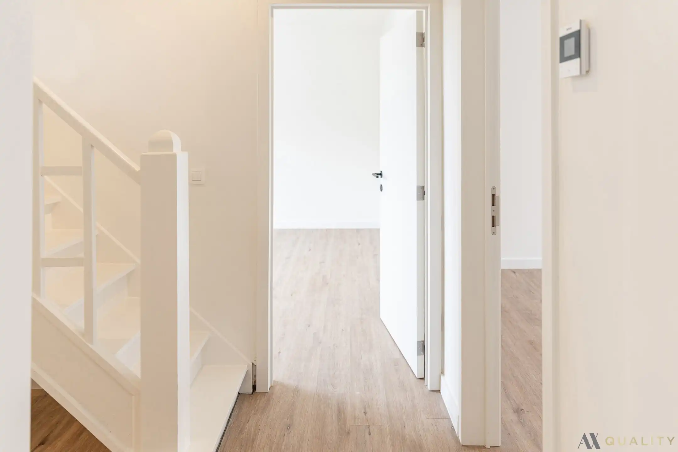 Totaal gerenoveerde burgerwoning met garage, 4 slaapkamers en zonnige Zuidwest-tuin in Peizegem (Merchtem) foto 12