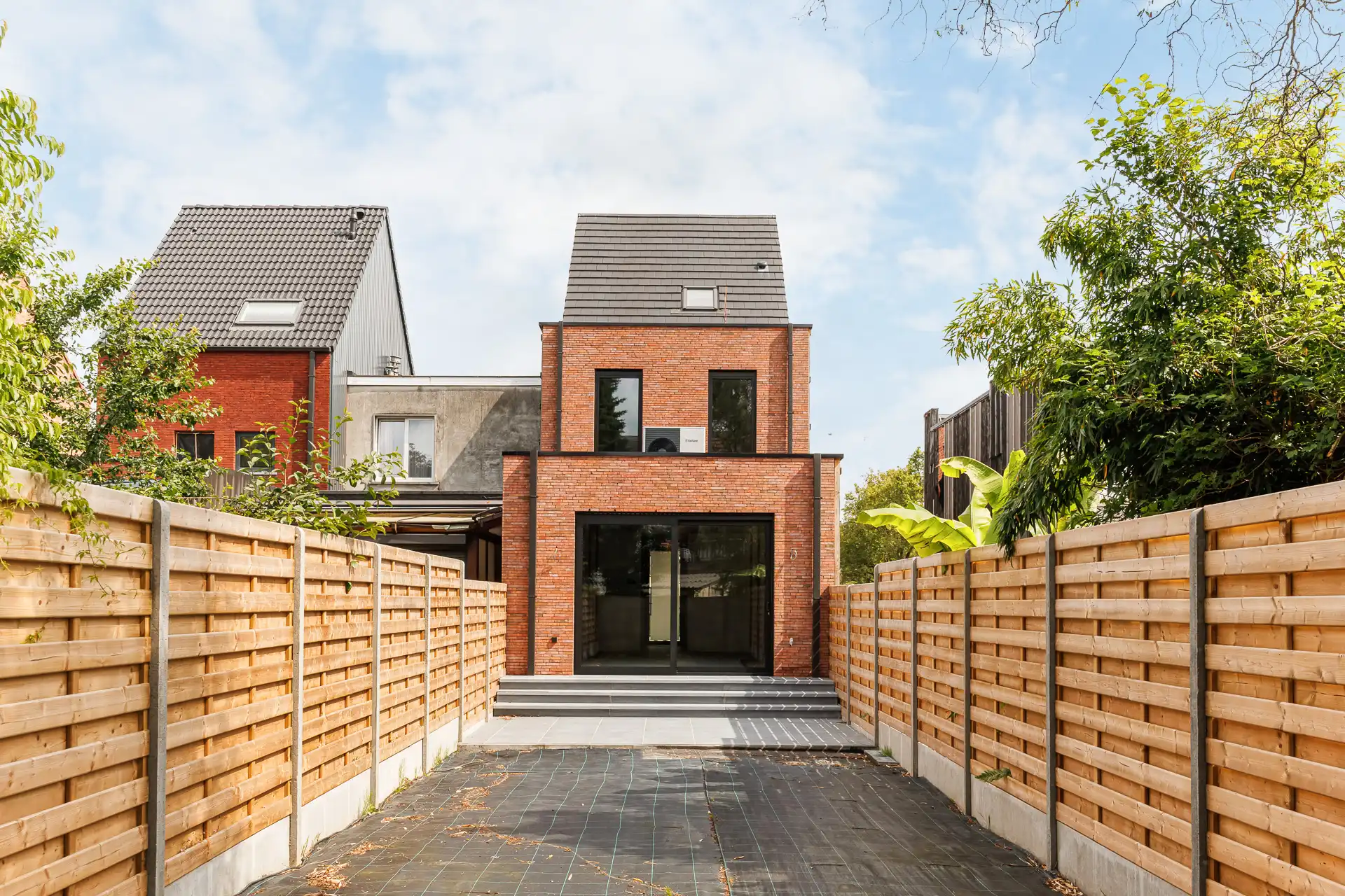 Prachtige & Energiezuininge Nieuwbouwwoning met 4 slpk foto {{pictureIndex}}