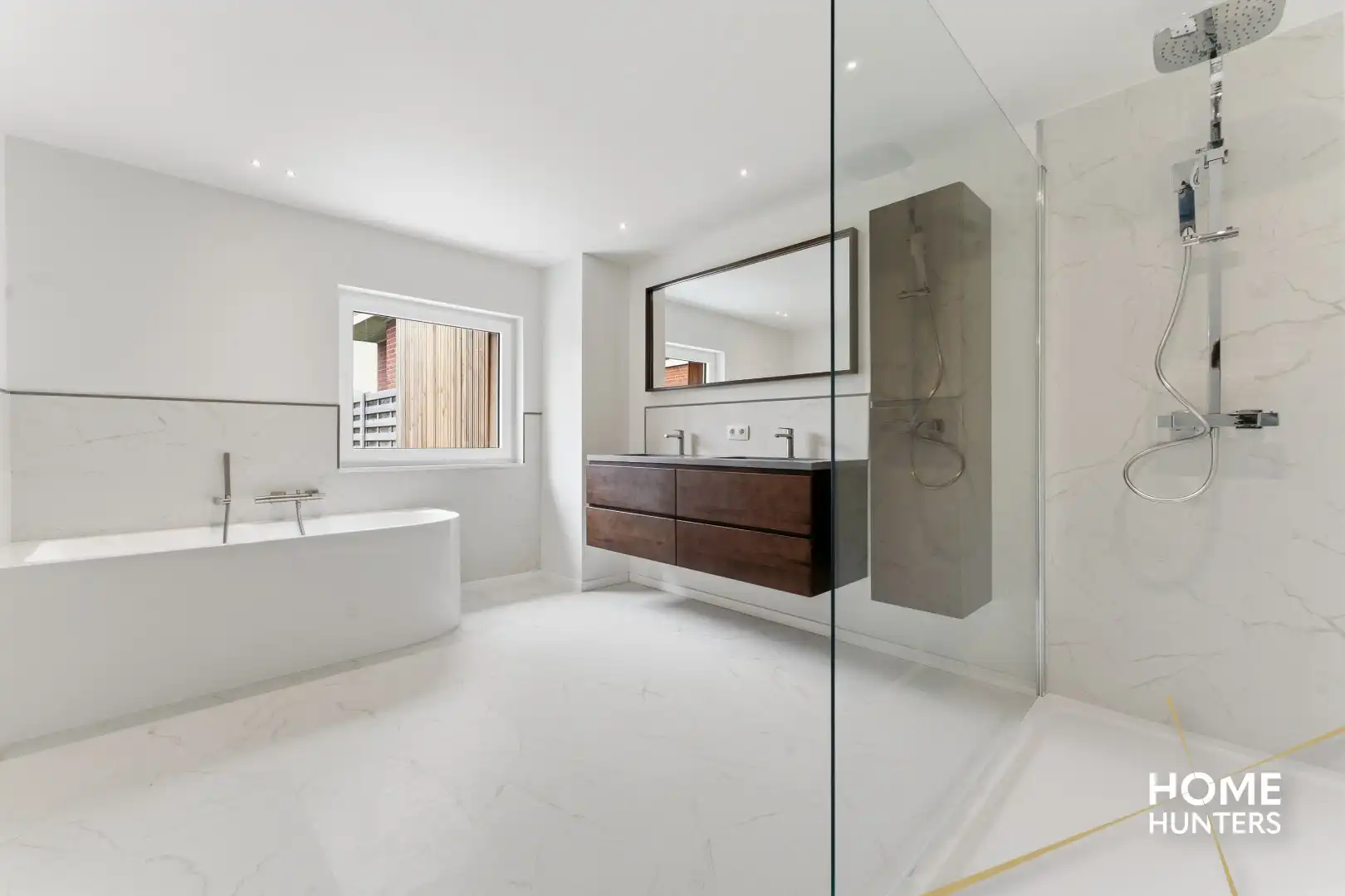 Prachtig gerenoveerde woning te Brielen met 2 slaapkamers, 2 badkamers en een garage foto 7