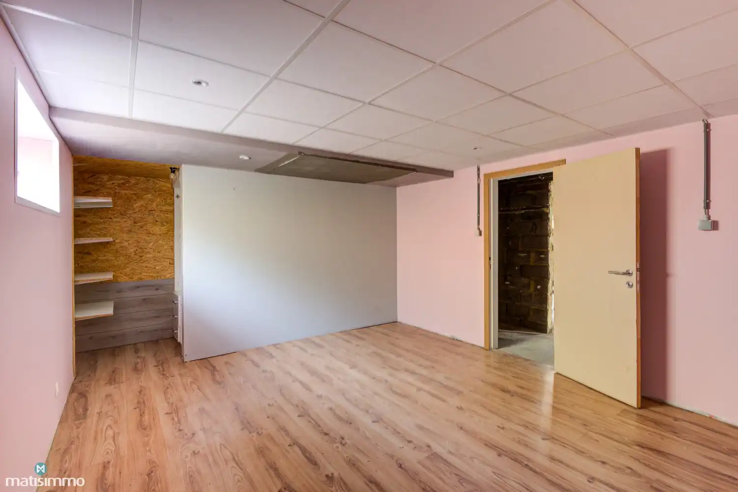 RUIME, GELIJKVLOERSE WONING (VOLLEDIG ONDERKELDERD), MET GARAGE EN TUIN NABIJ CENTRUM GENK foto 34