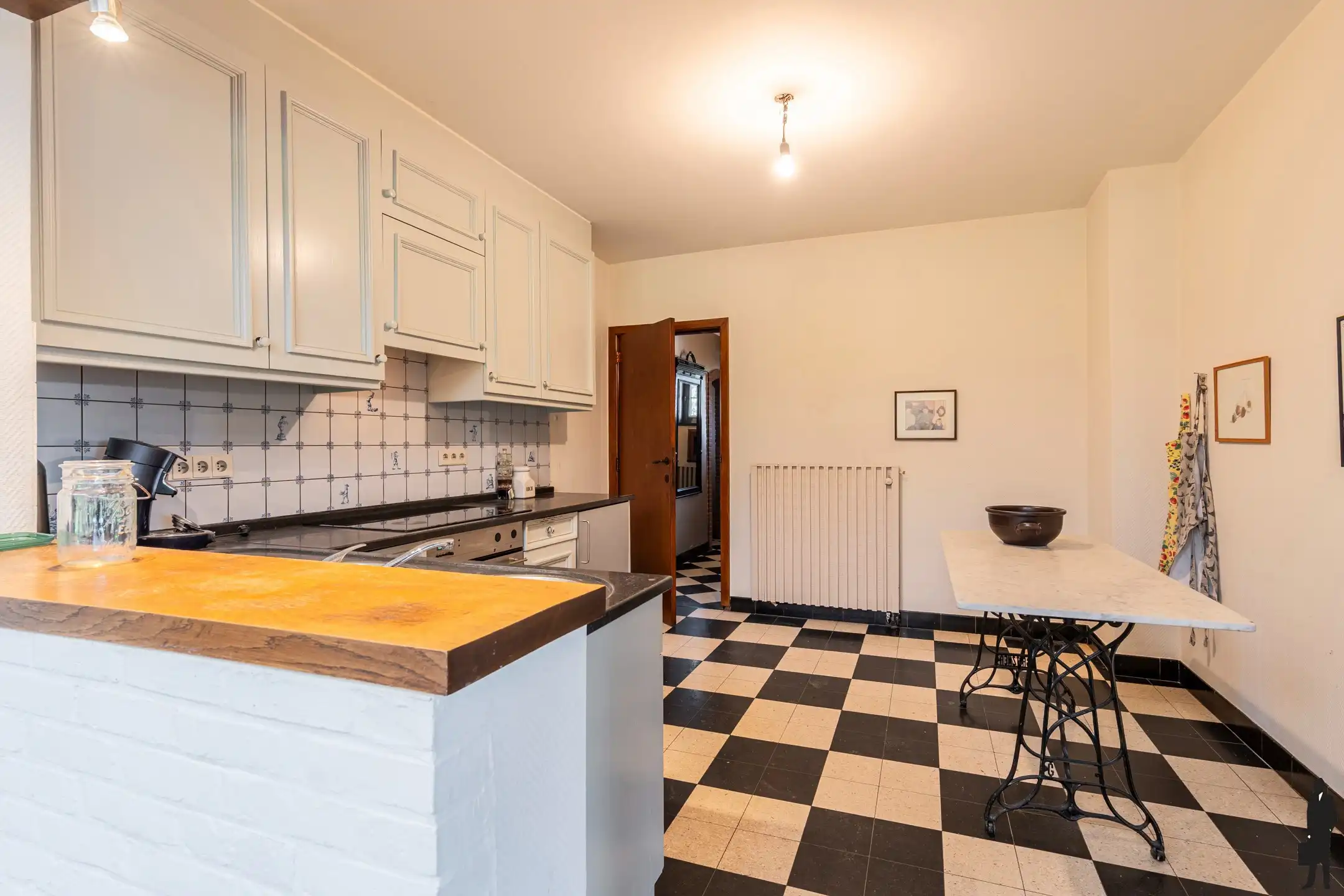 Uitzonderlijk gelegen villa in groen op grond van ca 1.730m² foto 6