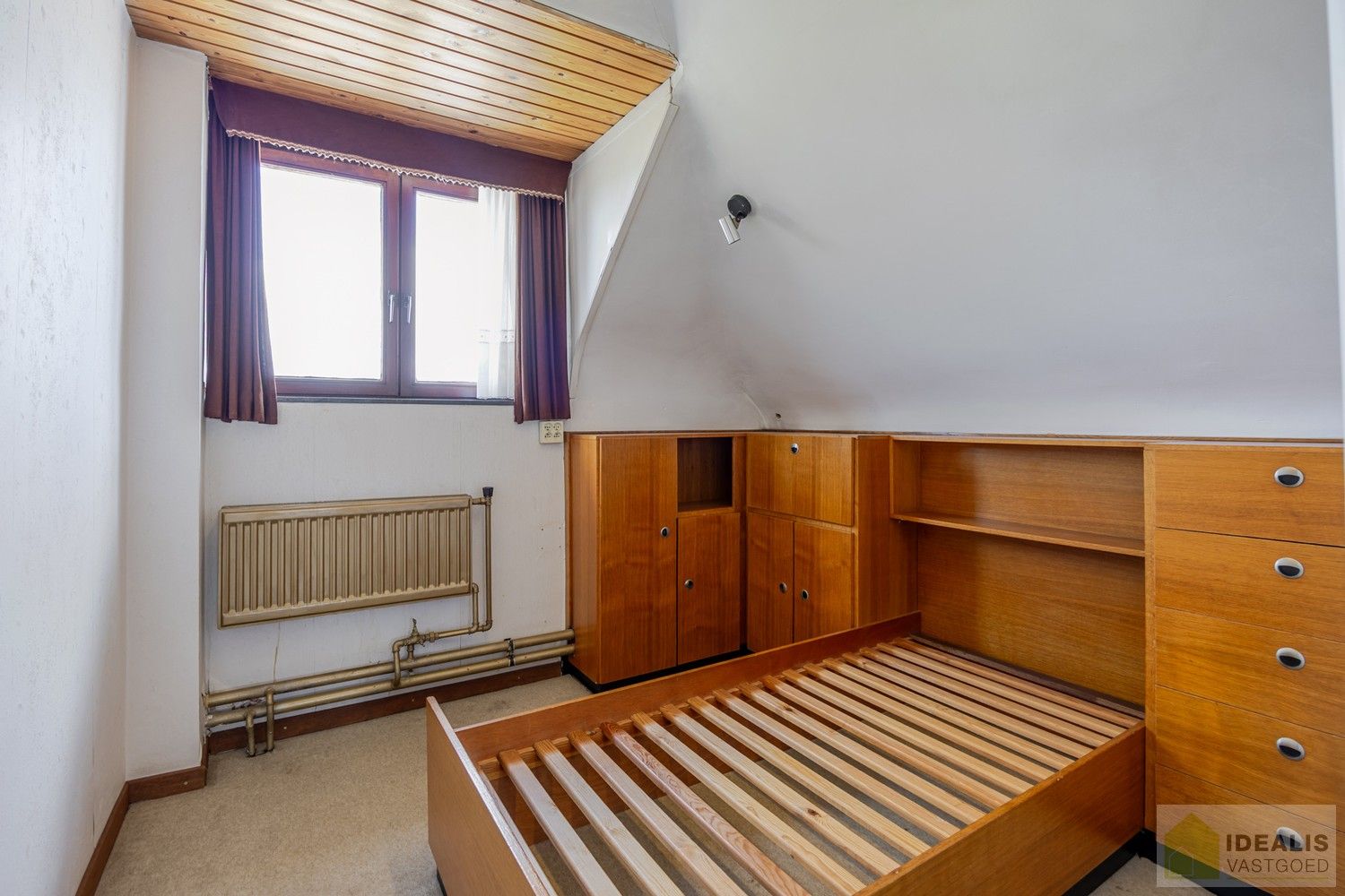 CHARMANTE EN TE RENOVEREN EENGEZINSWONING MET 4 SLAAPKAMERS OP EEN KNAP PERCEEL EN GEGEERDE LOCATIE !! foto 10