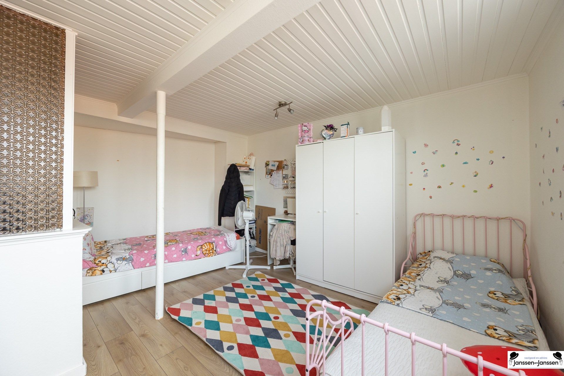 Instapklare woning met garage in Oud-Berchem foto 12