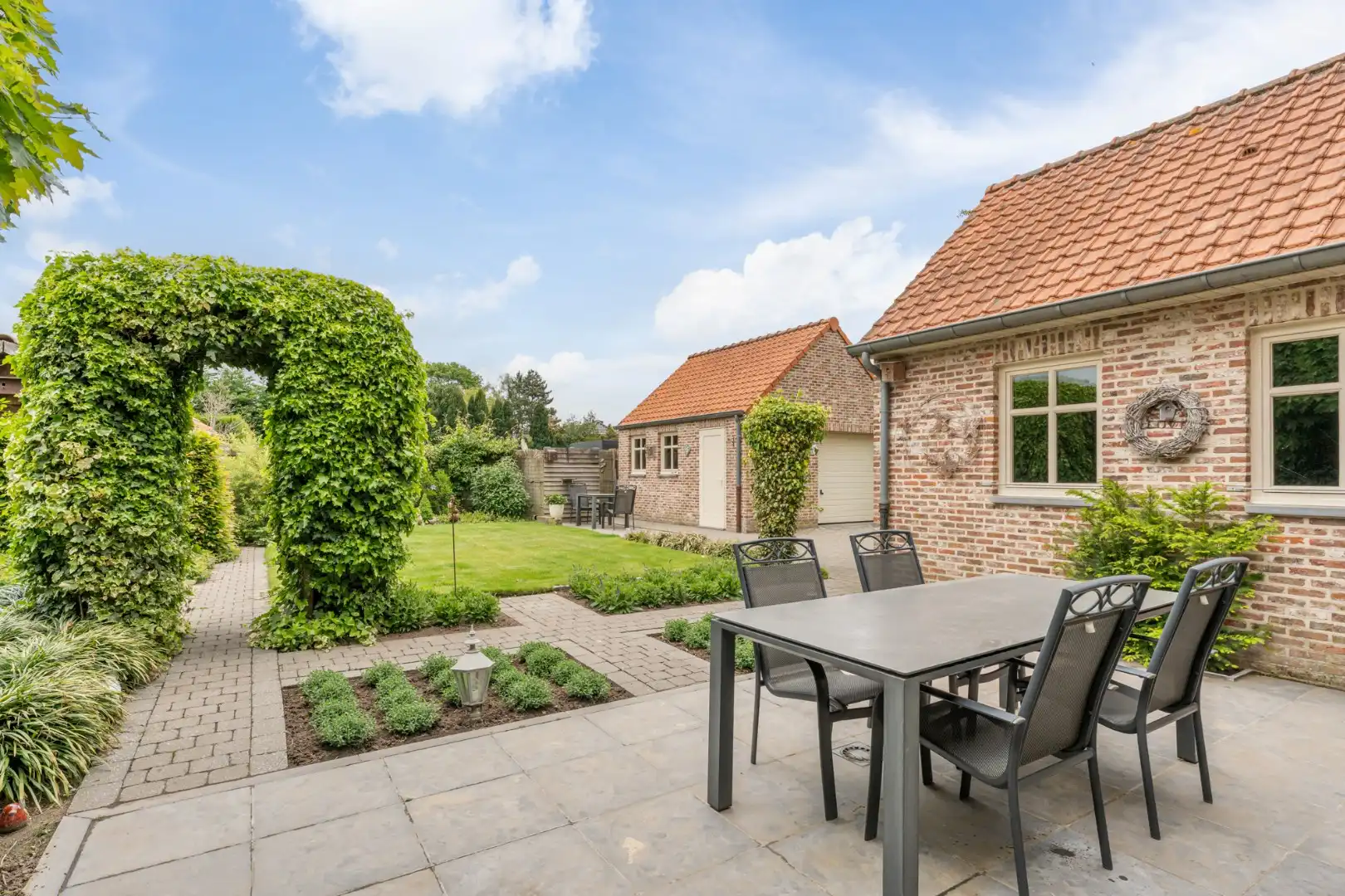 Stijlvolle, goed afgewerkte woning op een perceel van 6a32ca op een rustige locatie te Kinrooi!  foto 30