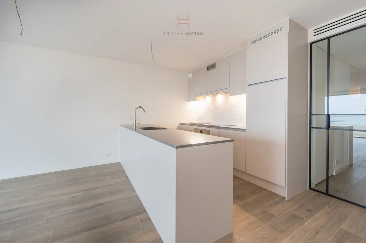 Instapklaar nieuwbouw appartement op de Zeedijk te Albertstrand foto 9