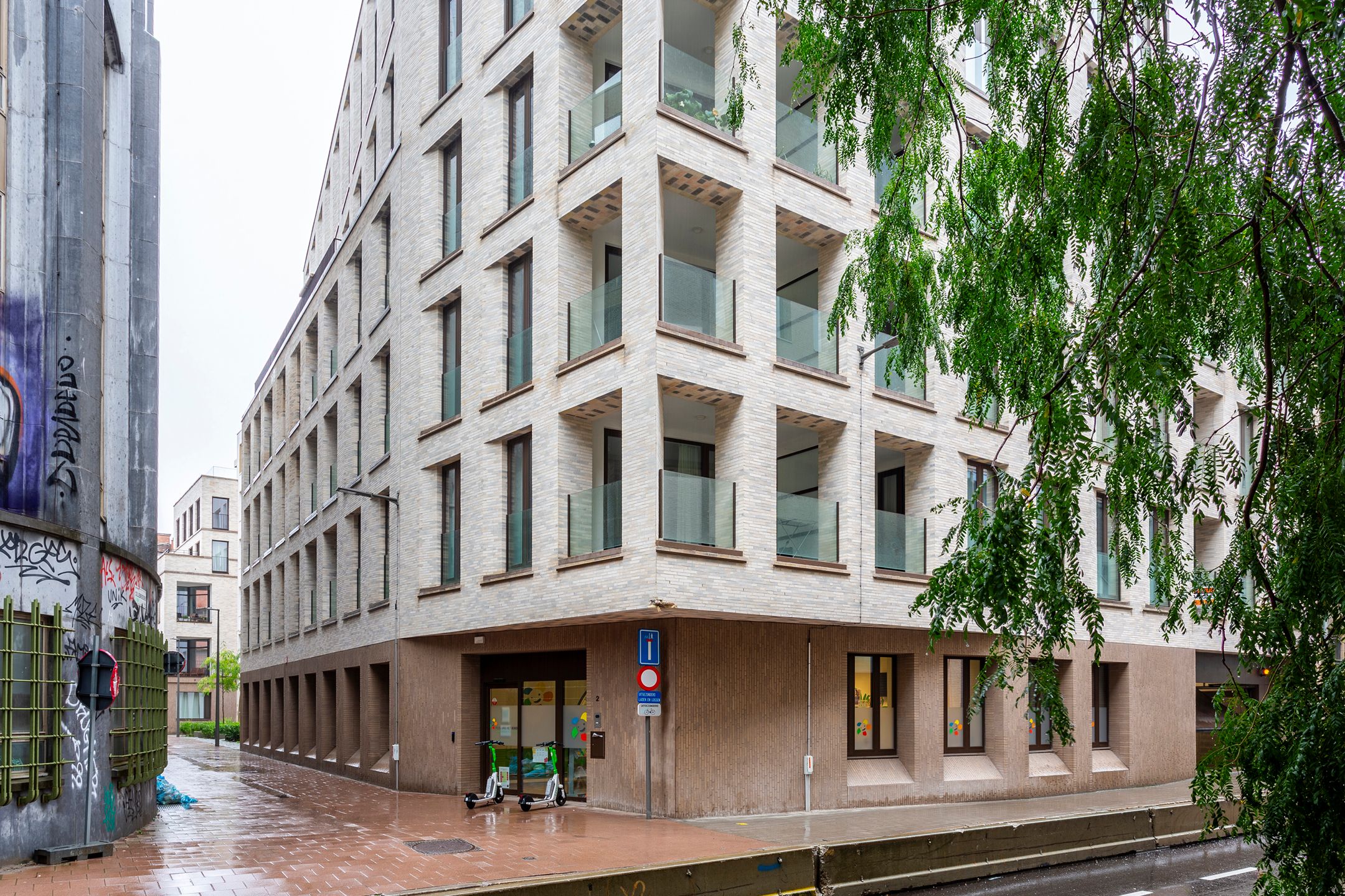 1-slpk-app. met terras in residentie Dams nabij de Meir foto {{pictureIndex}}