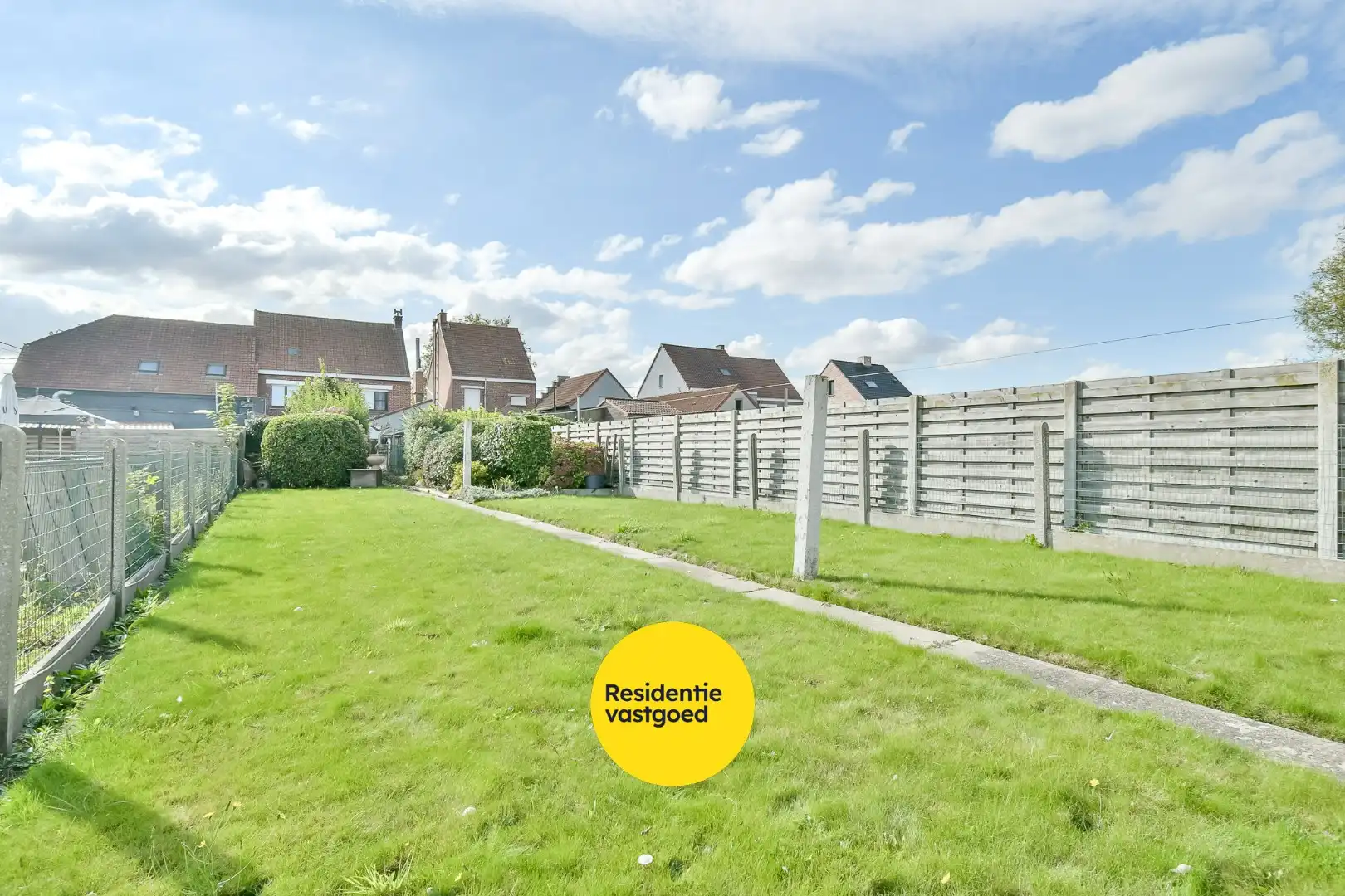 Hoofdfoto van de publicatie: Te renoveren halfopen bebouwing in Kortemark!